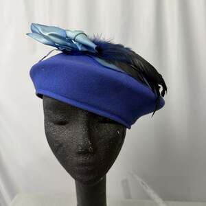 Vtg Bollman 100% Wool Doeskin Felt Royal Blue Pillbox Hat Feather Fascinator USA